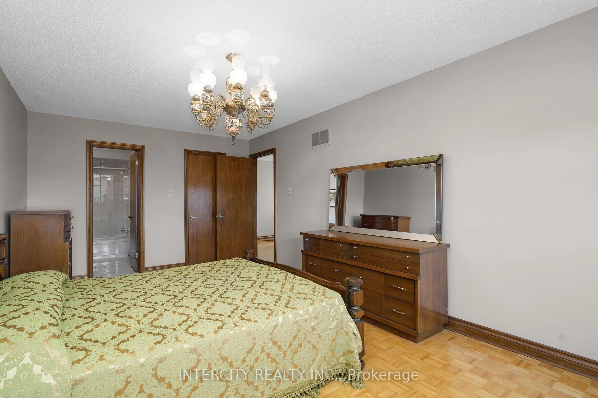 Photo 48 of 57 Kaiser Drive, Vaughan, West Woodbridge — HOMEH