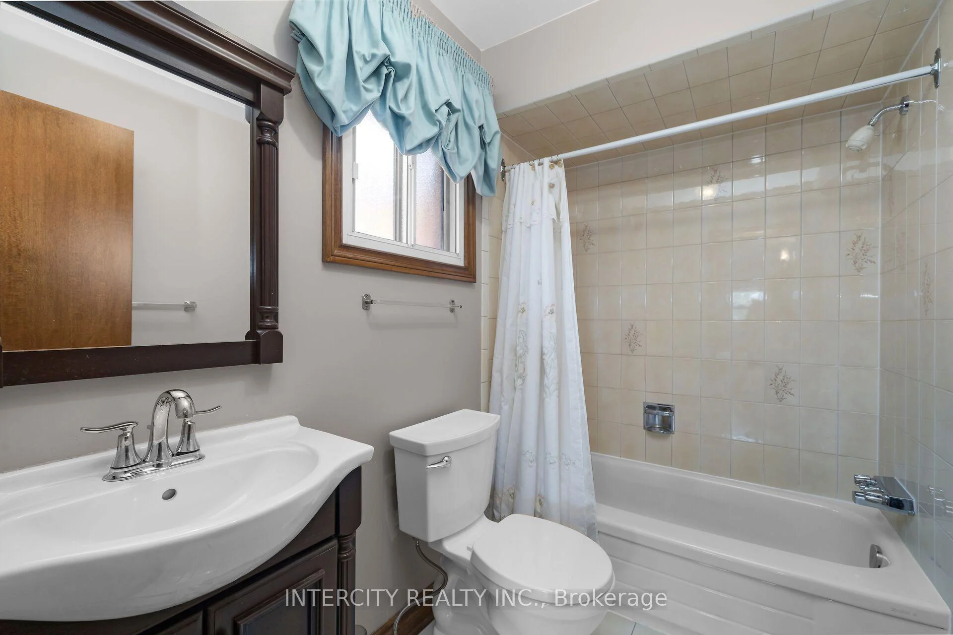 Photo 50 of 57 Kaiser Drive, Vaughan, West Woodbridge — HOMEH