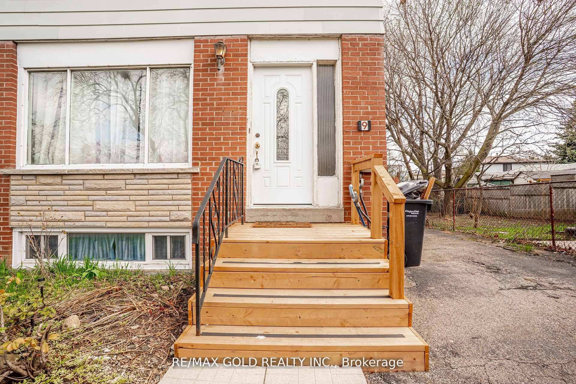 Photo 5 of 9 Mordon Court, Brampton, Madoc — HOMEH