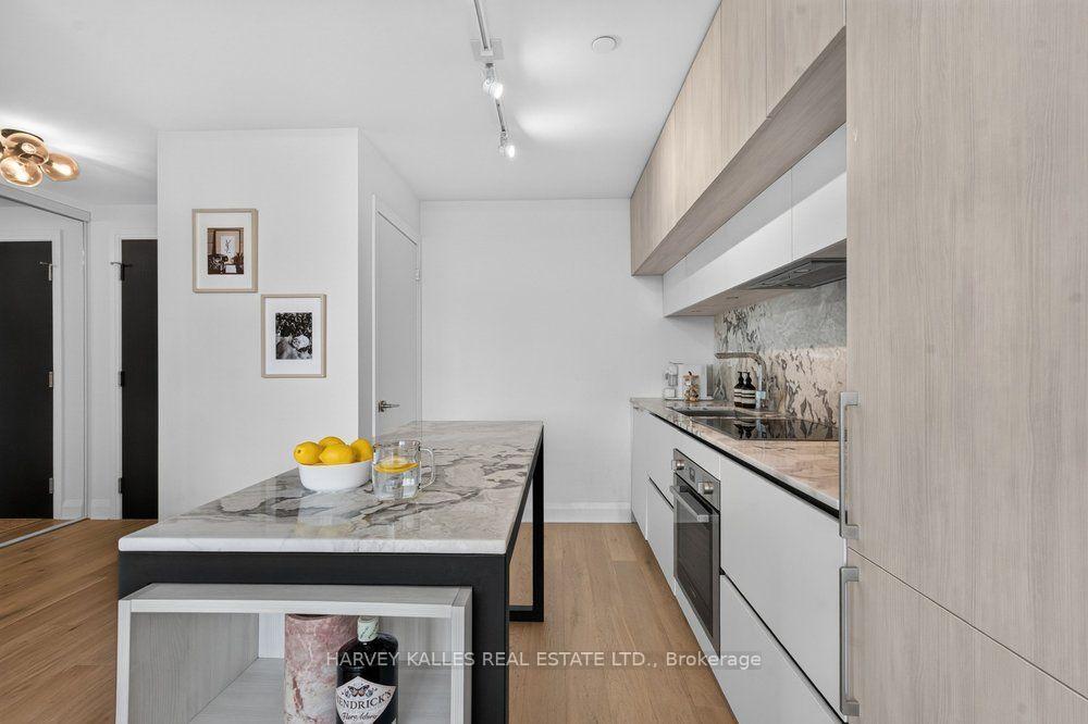 Photo 3 of Unit 510, 151 Avenue Road, Toronto, The Annex — HOMEH