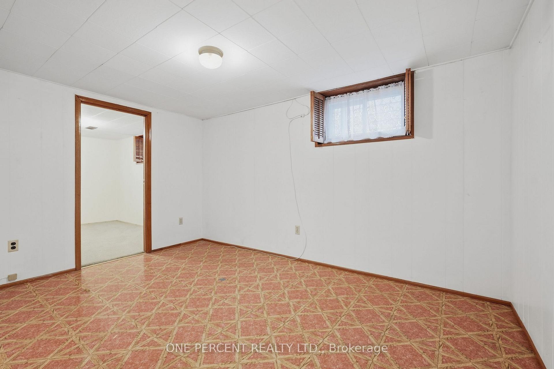 Photo 20 of 137 Picton Street E, Hamilton, North End — HOMEH