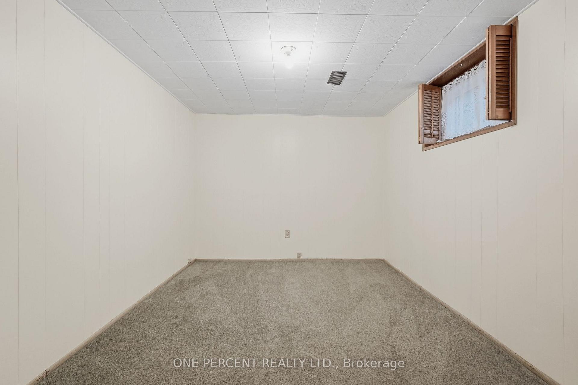 Photo 21 of 137 Picton Street E, Hamilton, North End — HOMEH
