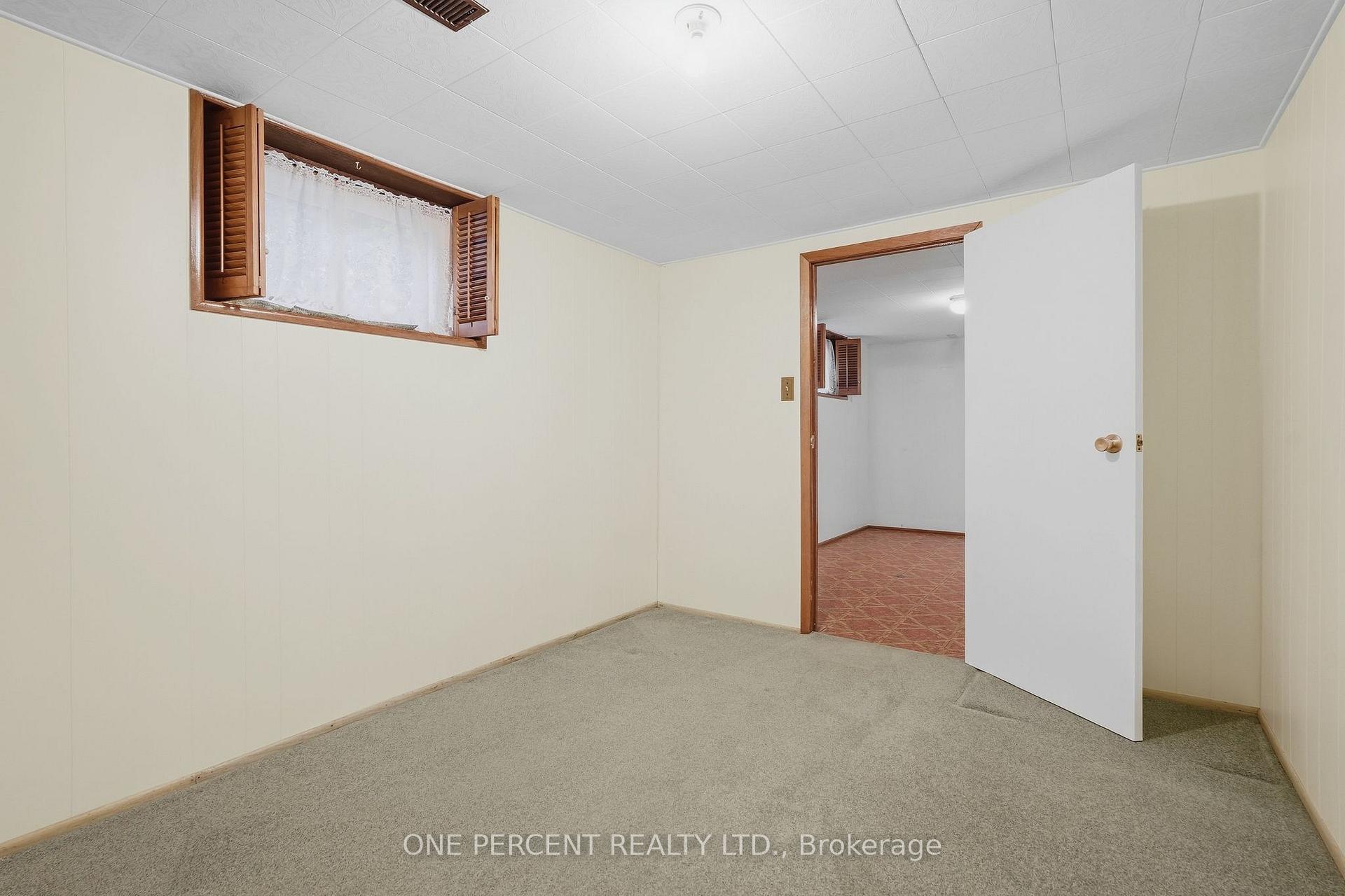 Photo 22 of 137 Picton Street E, Hamilton, North End — HOMEH