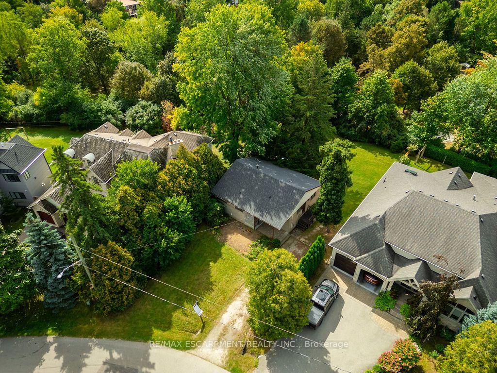 Photo 4 of 526 Stafford Drive, Oakville, West — HOMEH