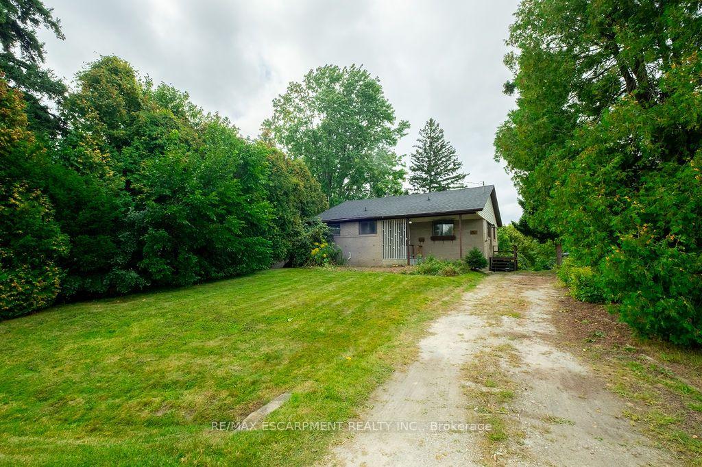 Photo 5 of 526 Stafford Drive, Oakville, West — HOMEH