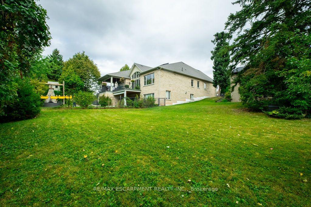 Photo 12 of 526 Stafford Drive, Oakville, West — HOMEH