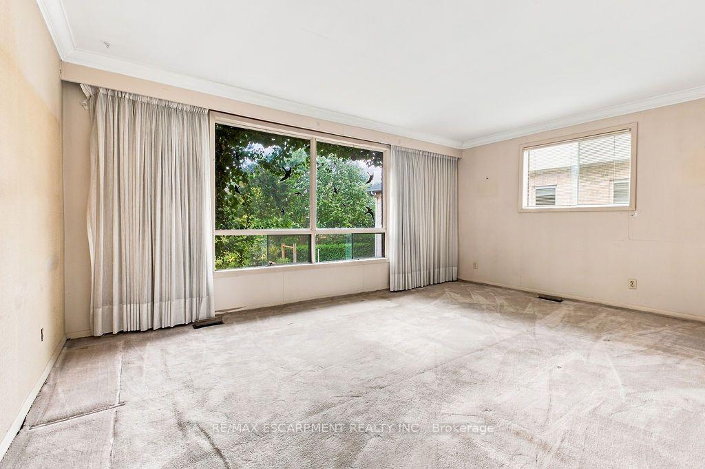 Photo 16 of 526 Stafford Drive, Oakville, West — HOMEH
