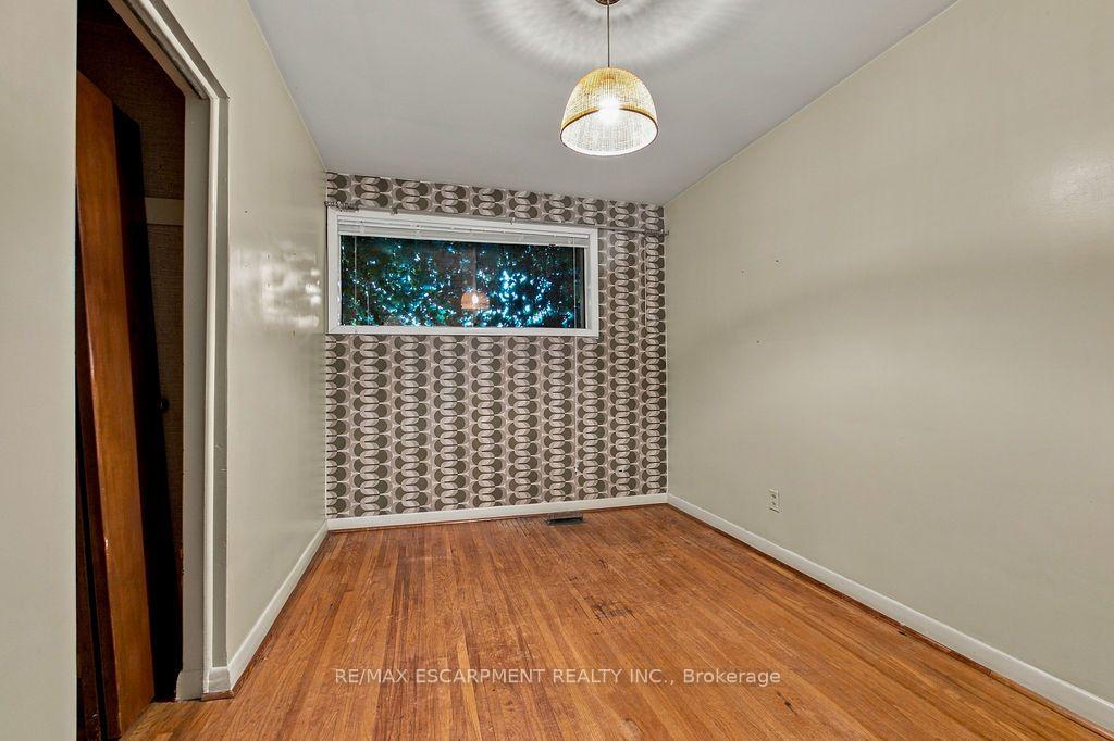 Photo 18 of 526 Stafford Drive, Oakville, West — HOMEH
