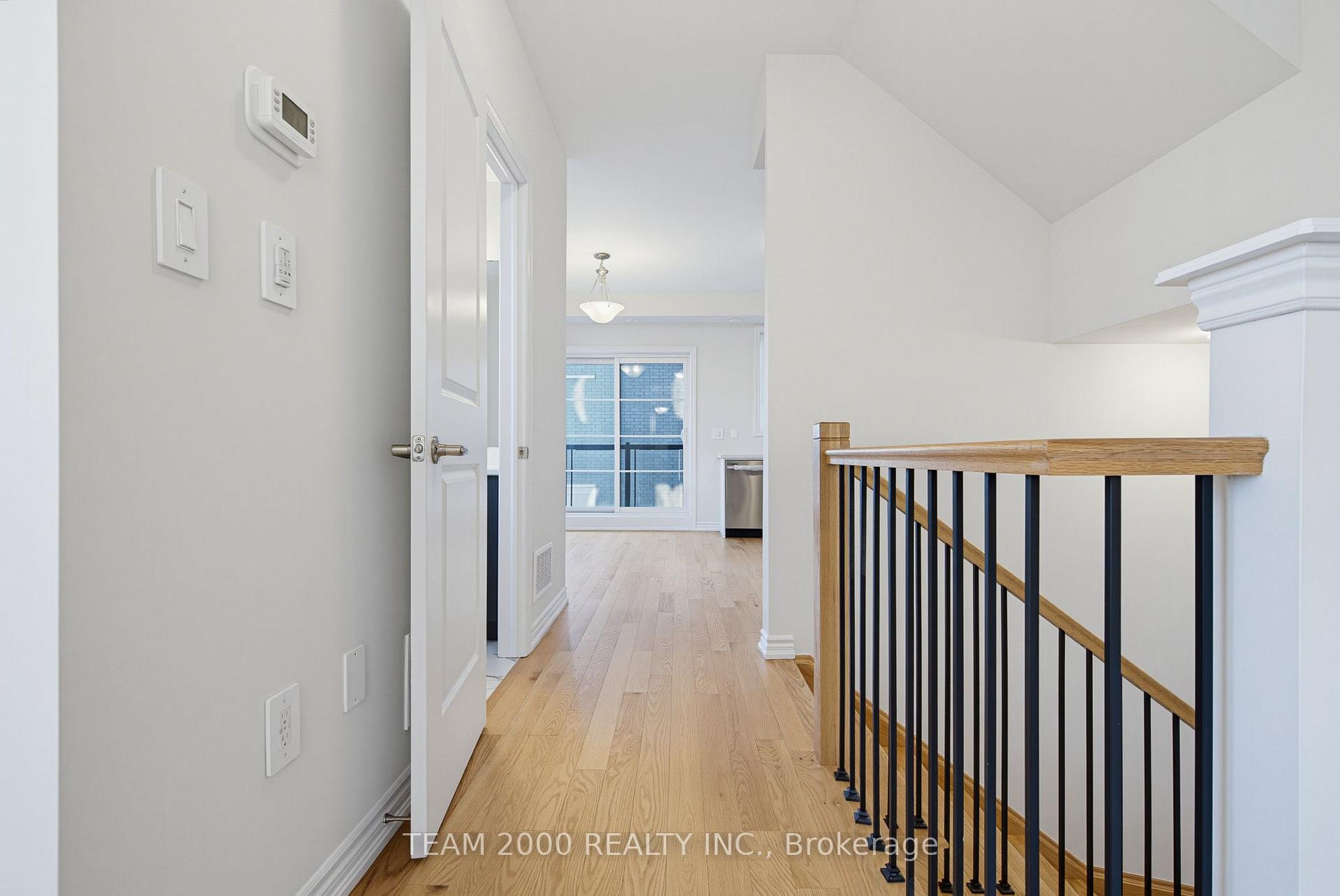 Photo 7 of 5880 Saigon Street, Mississauga, East Credit — HOMEH
