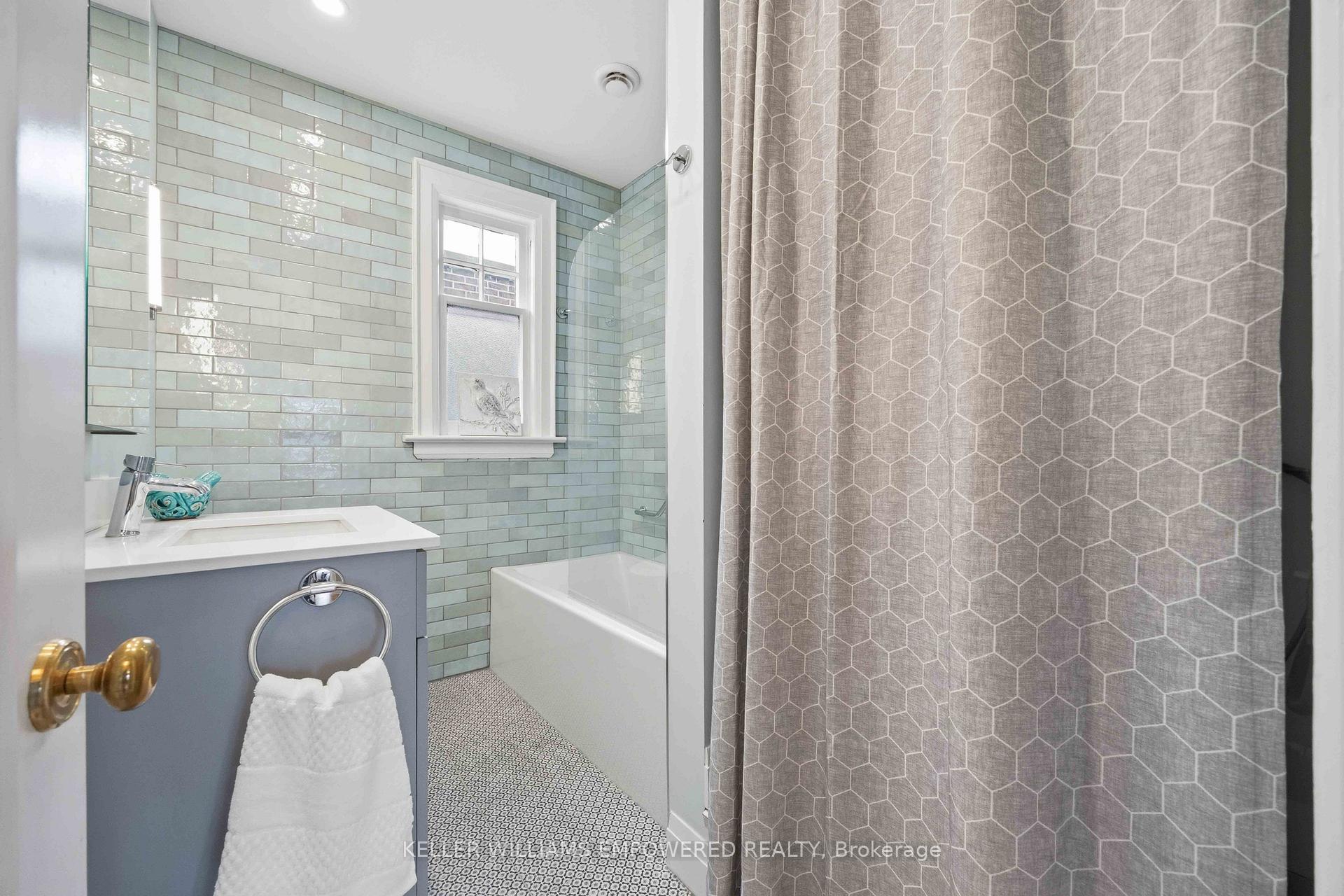 Photo 40 of Unit 7, 313 Lonsdale Road, Toronto, Casa Loma — HOMEH