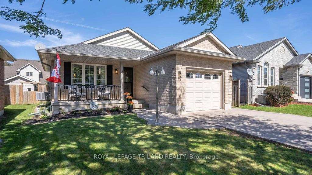 Photo 2 of 3 Cottonwood Drive, St. Thomas — HOMEH