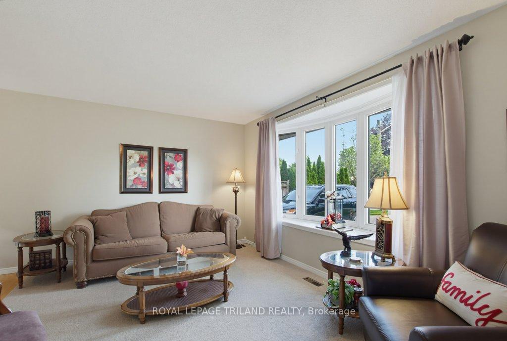 Photo 5 of 5 Warren Crescent, St. Thomas — HOMEH