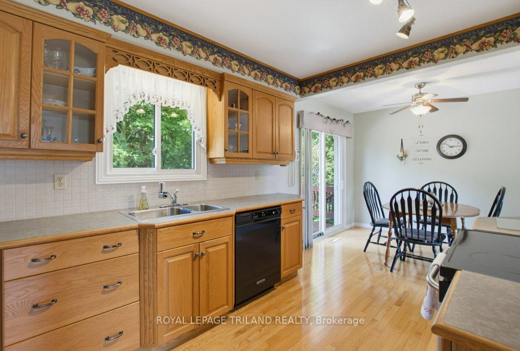 Photo 13 of 5 Warren Crescent, St. Thomas — HOMEH