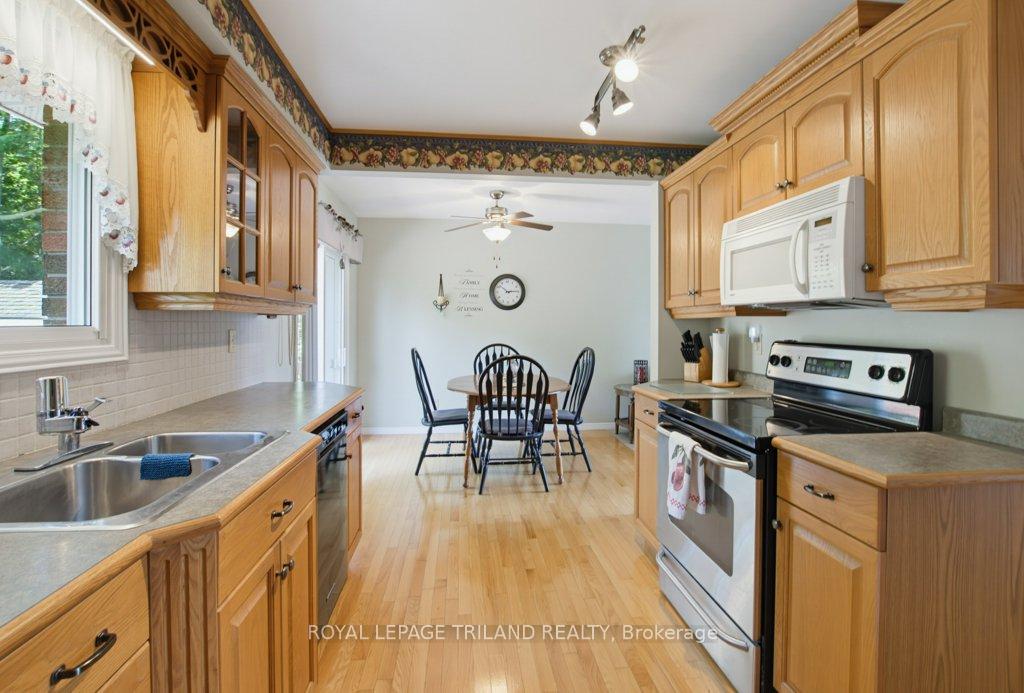 Photo 14 of 5 Warren Crescent, St. Thomas — HOMEH