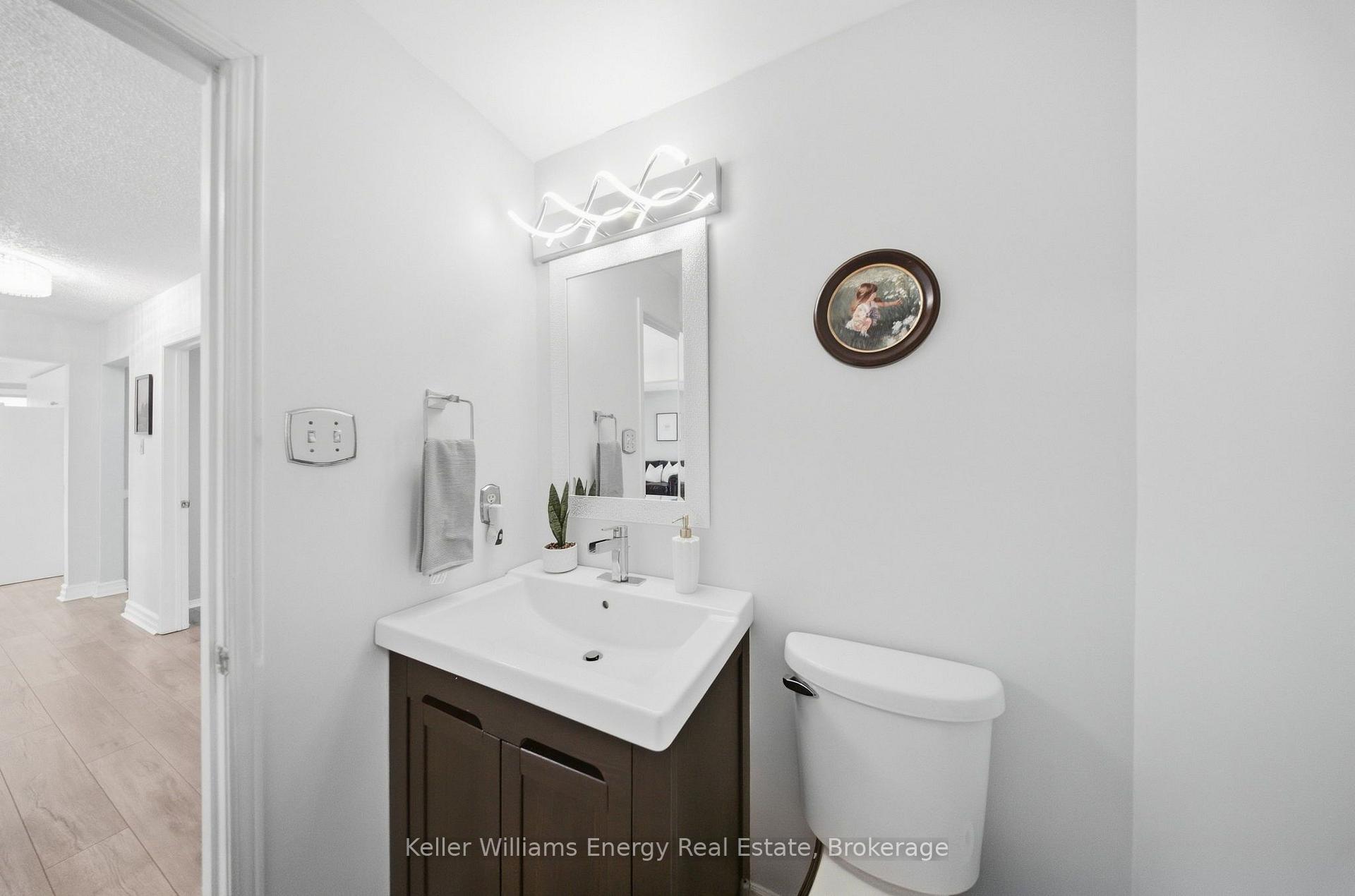 Photo 5 of 1083 Ridge Valley Drive, Oshawa, Pinecrest — HOMEH