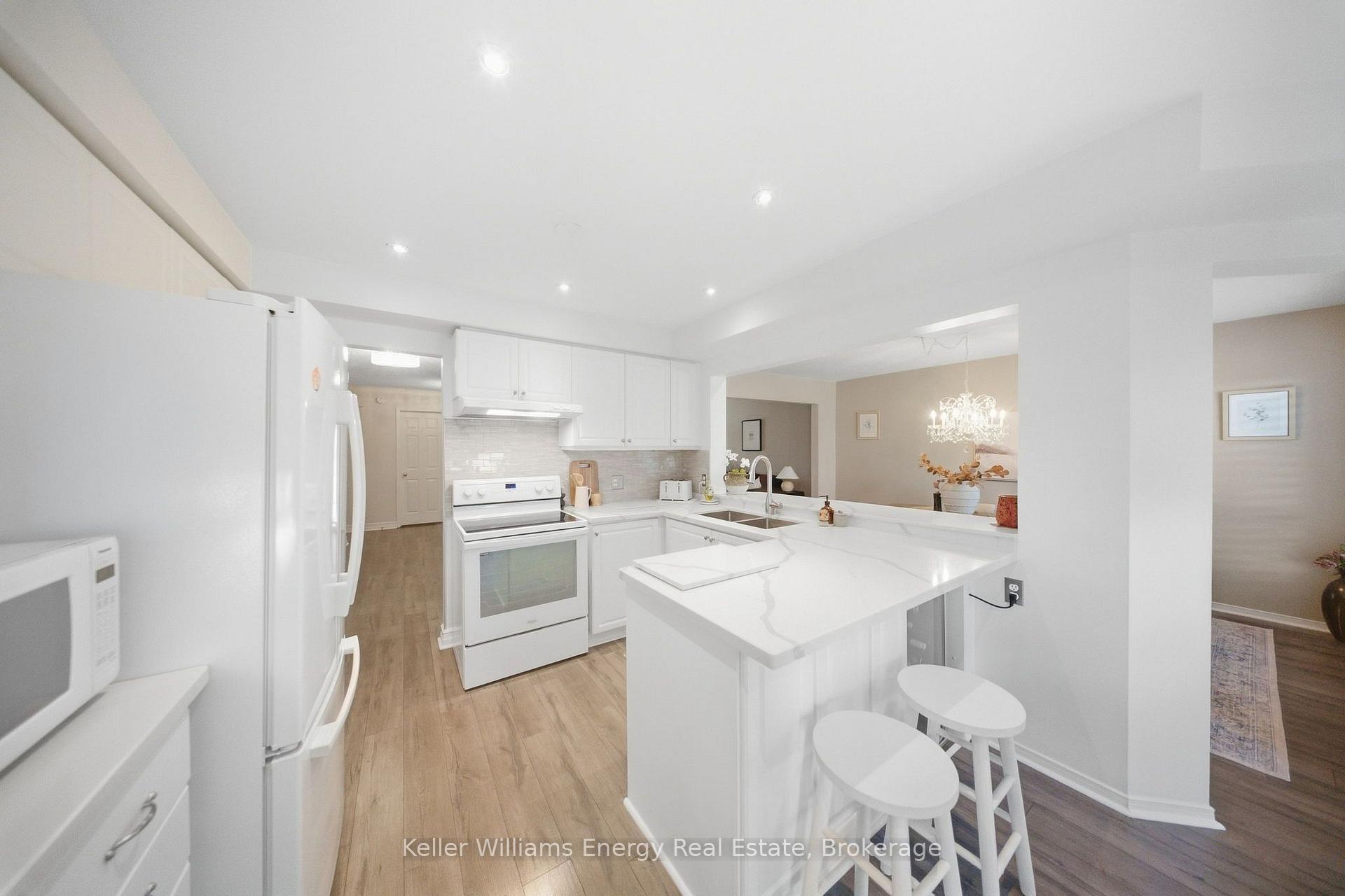 Photo 13 of 1083 Ridge Valley Drive, Oshawa, Pinecrest — HOMEH