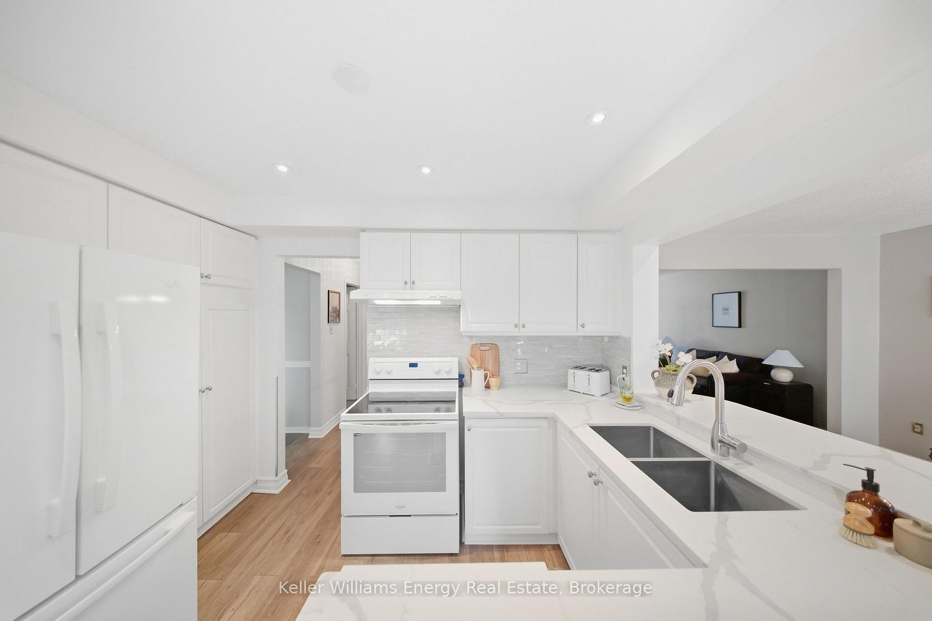 Photo 14 of 1083 Ridge Valley Drive, Oshawa, Pinecrest — HOMEH