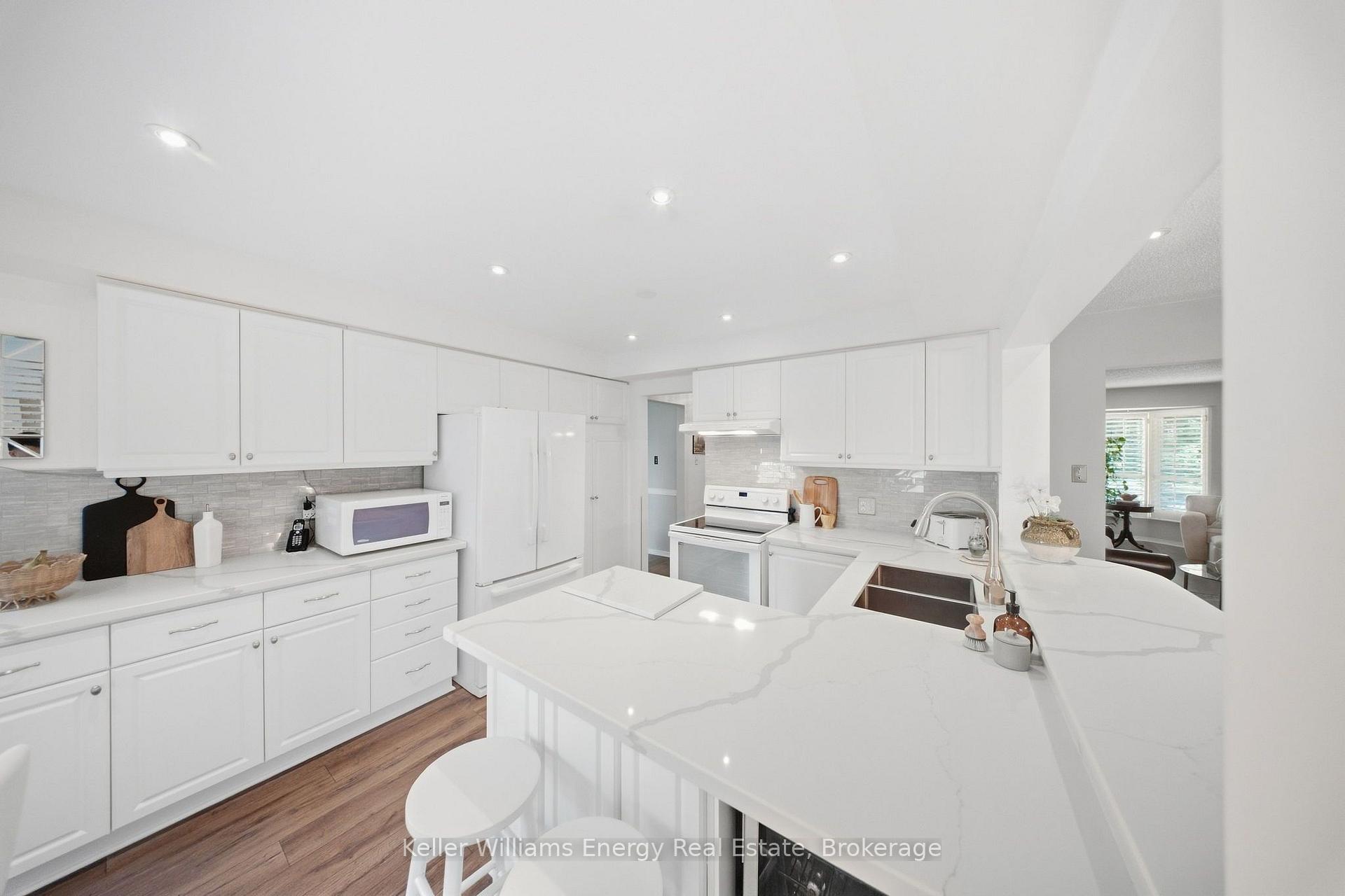 Photo 15 of 1083 Ridge Valley Drive, Oshawa, Pinecrest — HOMEH