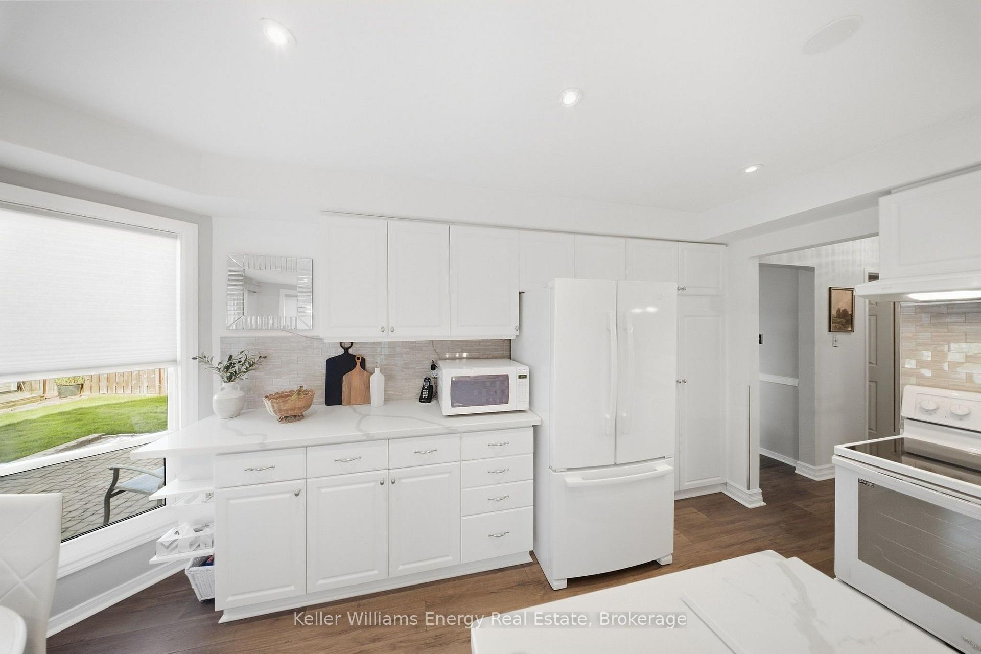 Photo 16 of 1083 Ridge Valley Drive, Oshawa, Pinecrest — HOMEH