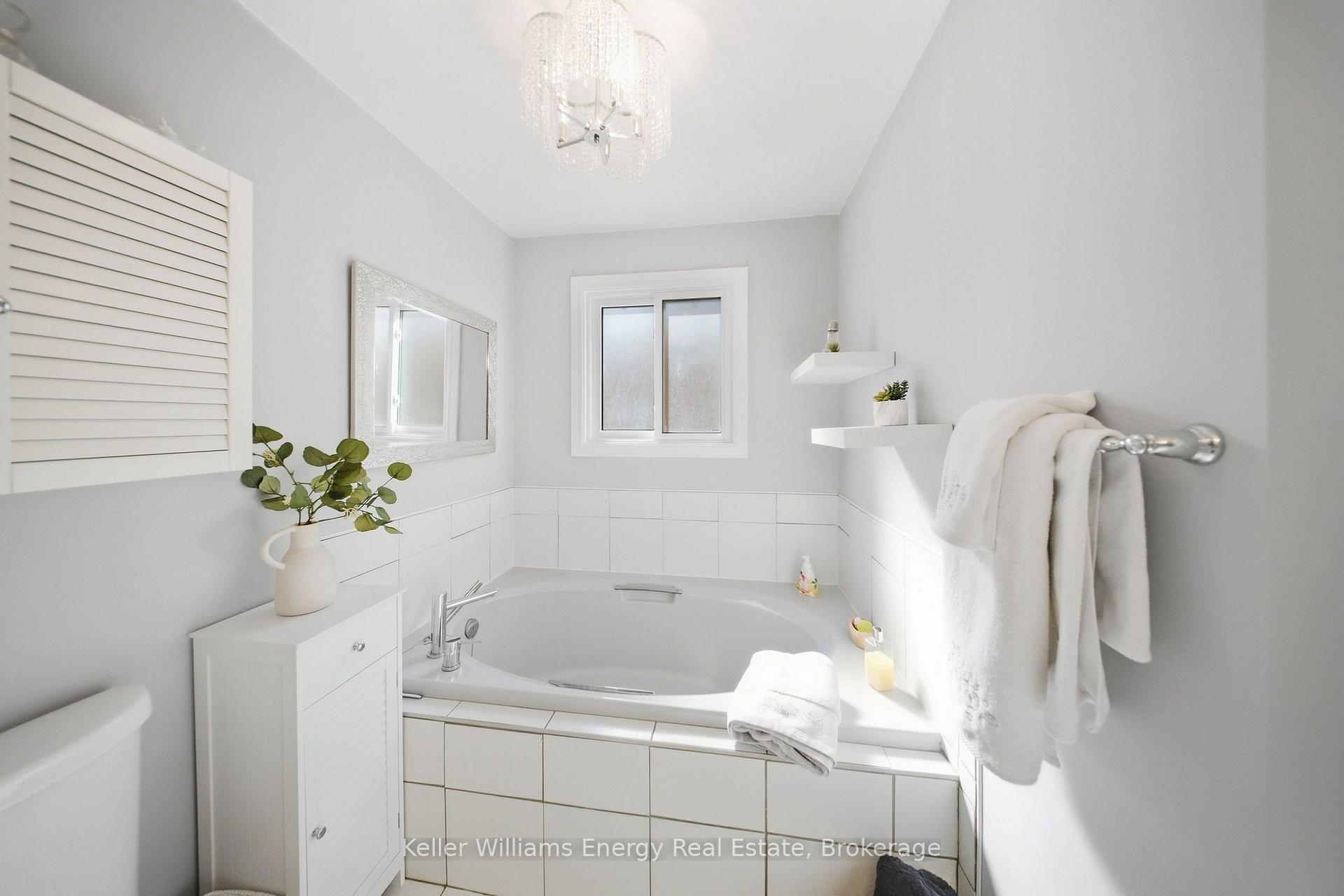 Photo 28 of 1083 Ridge Valley Drive, Oshawa, Pinecrest — HOMEH