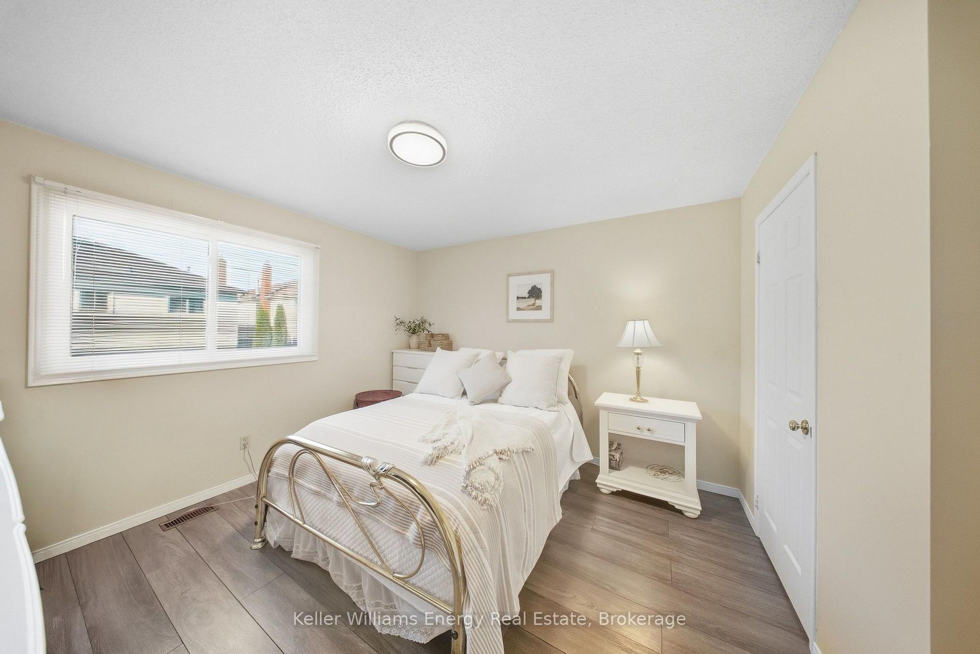 Photo 29 of 1083 Ridge Valley Drive, Oshawa, Pinecrest — HOMEH