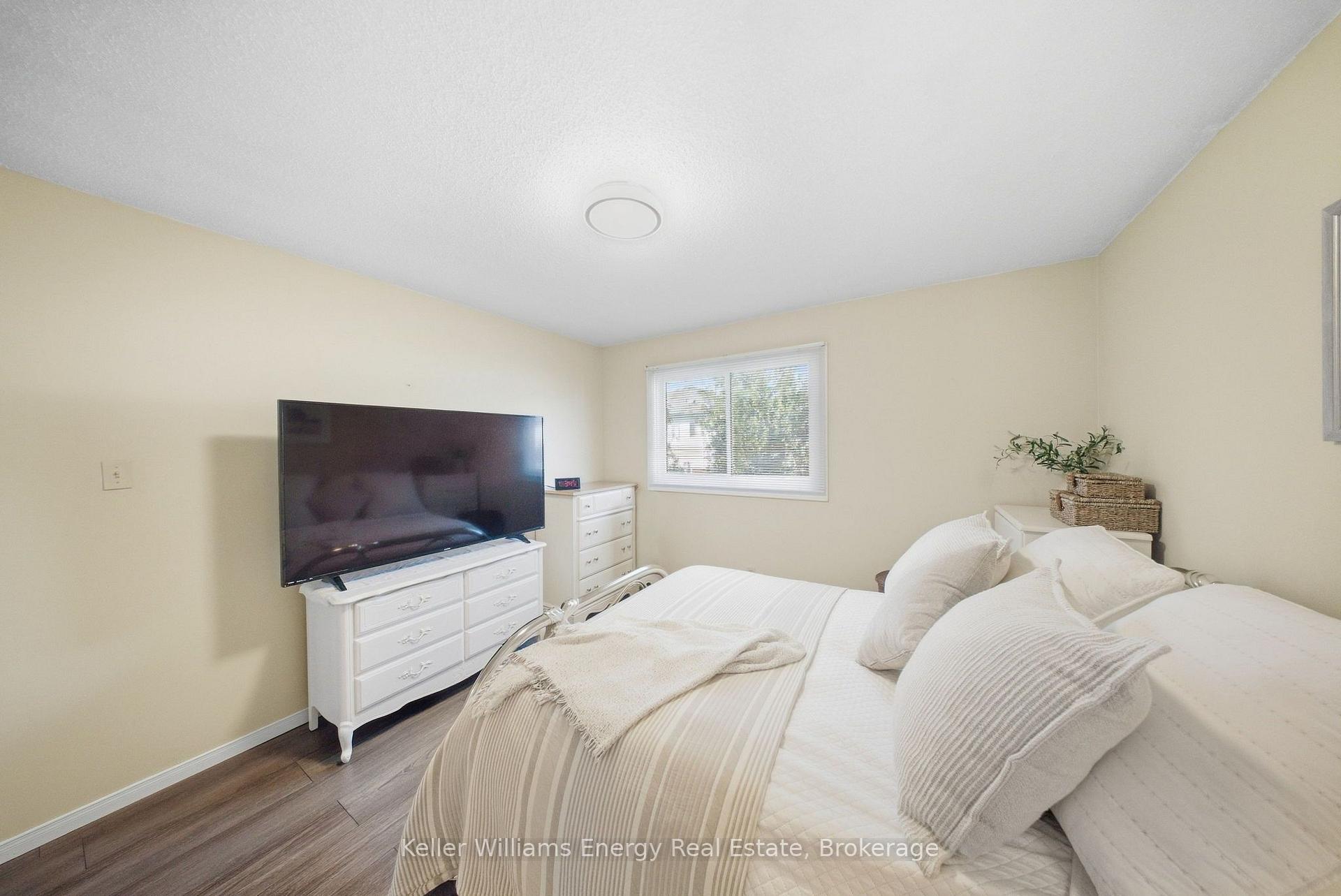 Photo 30 of 1083 Ridge Valley Drive, Oshawa, Pinecrest — HOMEH
