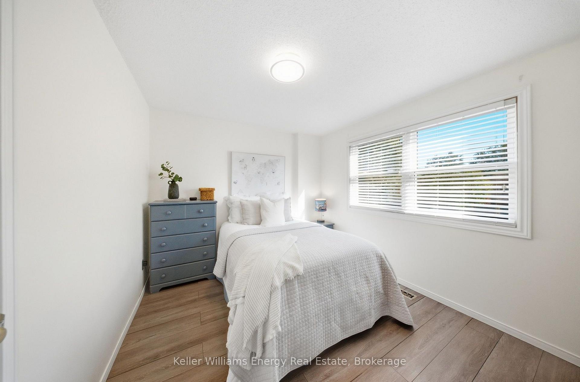 Photo 33 of 1083 Ridge Valley Drive, Oshawa, Pinecrest — HOMEH
