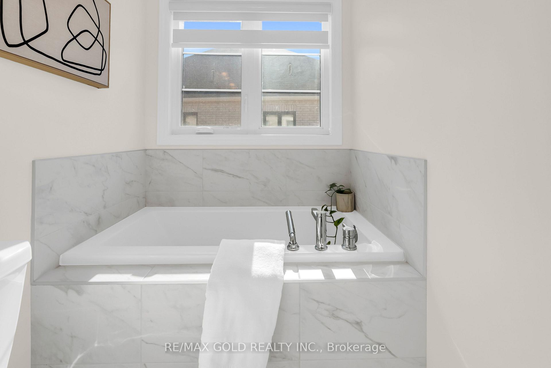 Photo 33 of 472 Celandine Terrace, Milton, Walker — HOMEH