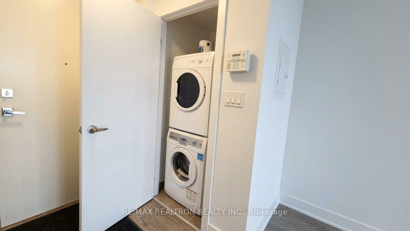 Photo 8 of 99 The Donway W, North York, Banbury-Don Mills — HOMEH
