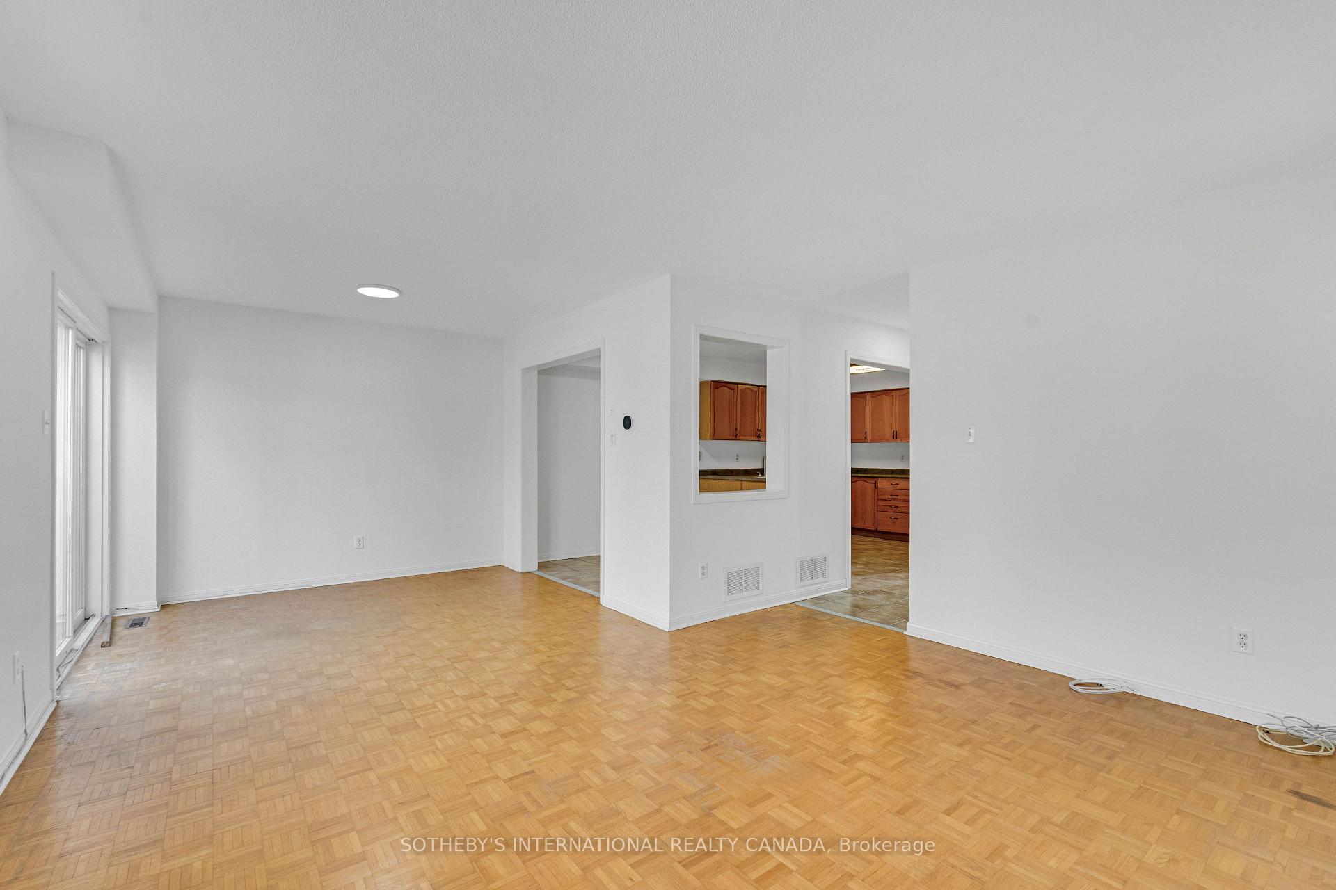 Photo 2 of 94 Formosa Drive, Richmond Hill, Rouge Woods — HOMEH