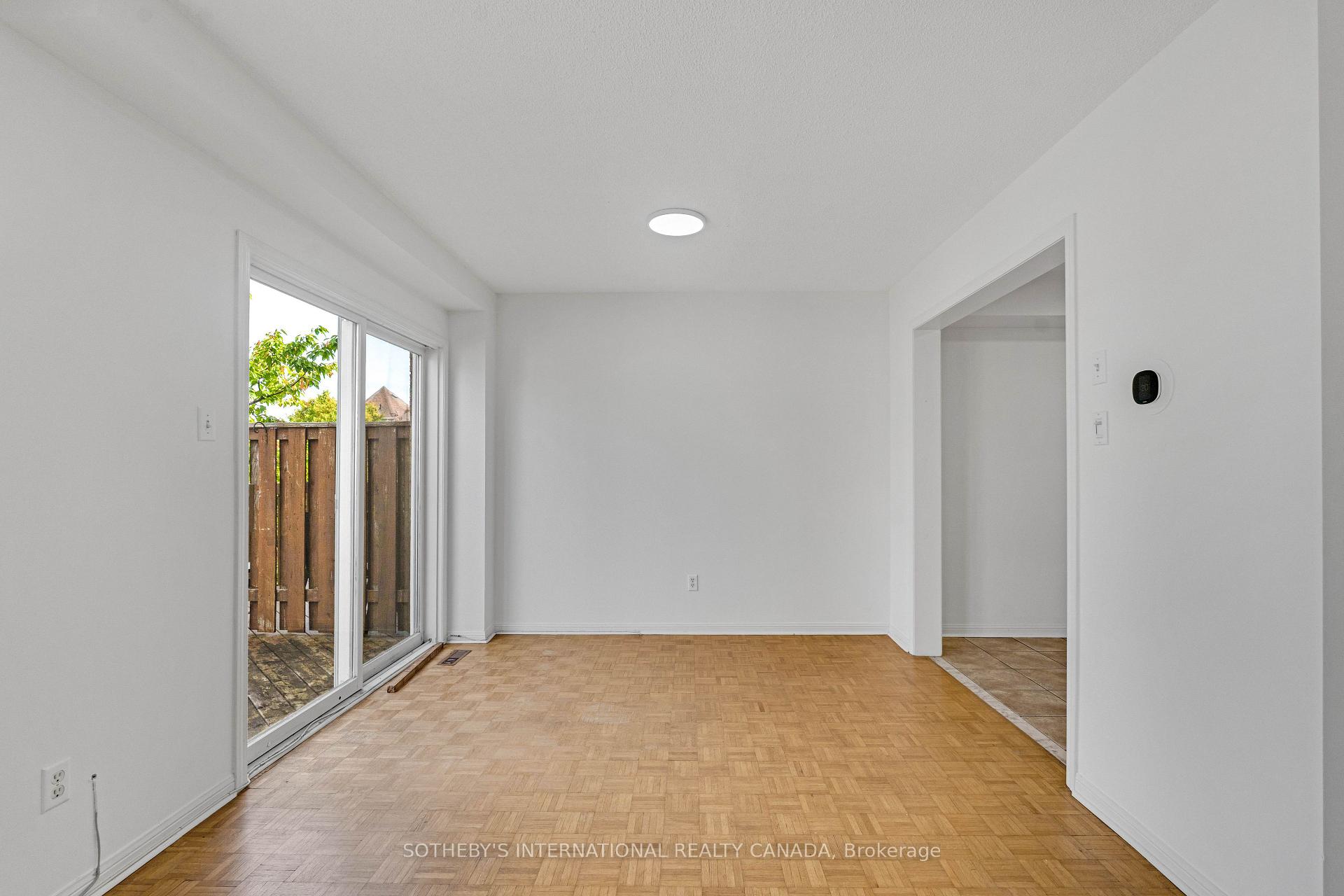 Photo 5 of 94 Formosa Drive, Richmond Hill, Rouge Woods — HOMEH