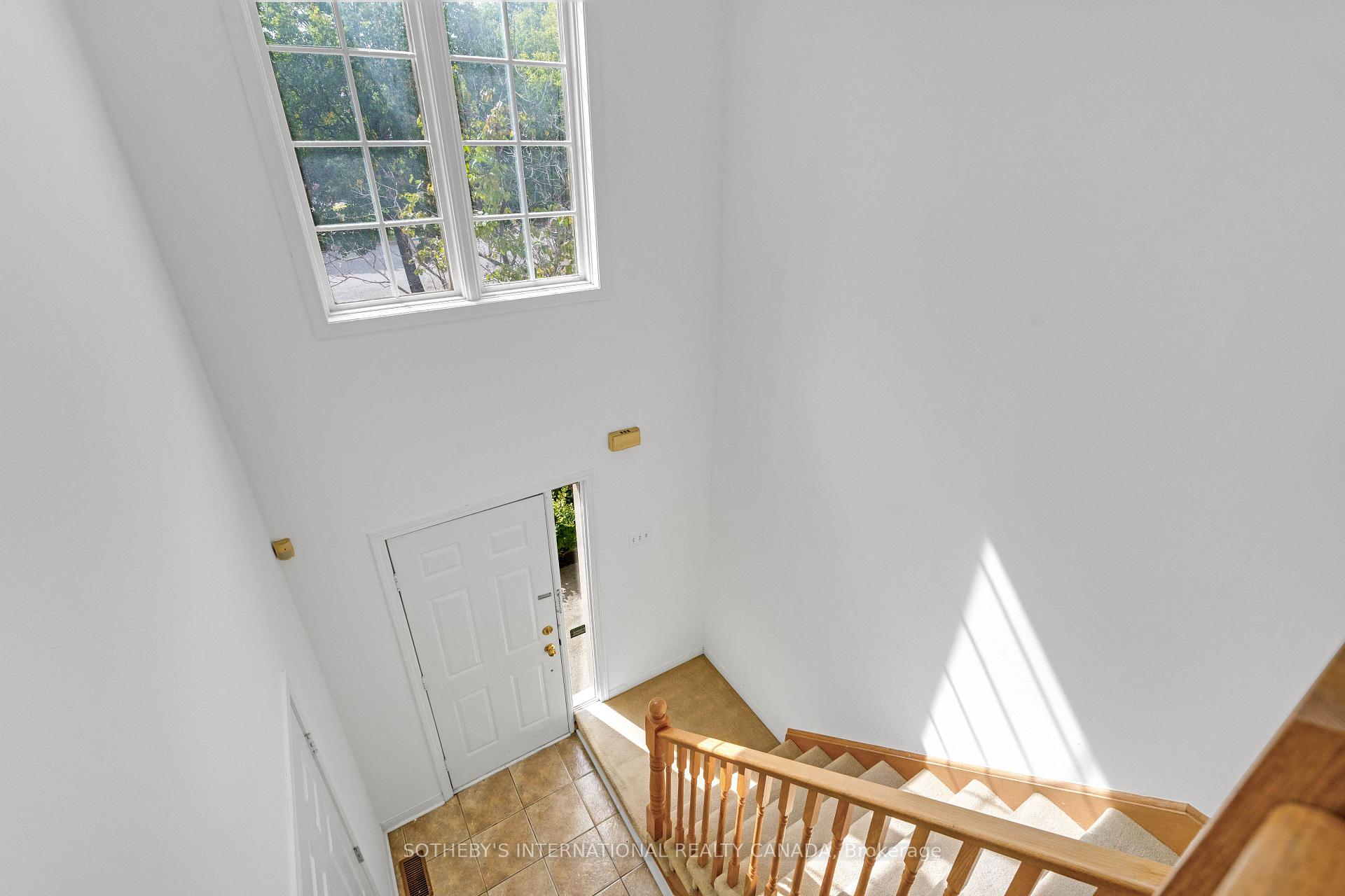 Photo 8 of 94 Formosa Drive, Richmond Hill, Rouge Woods — HOMEH