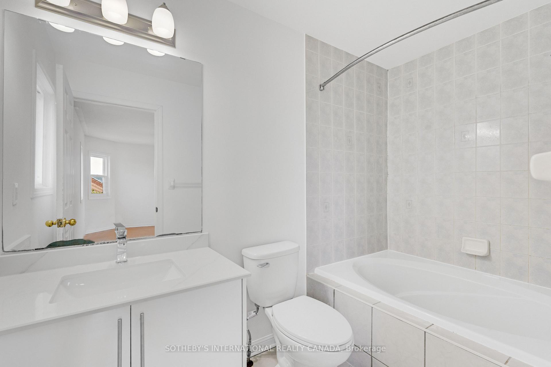 Photo 11 of 94 Formosa Drive, Richmond Hill, Rouge Woods — HOMEH
