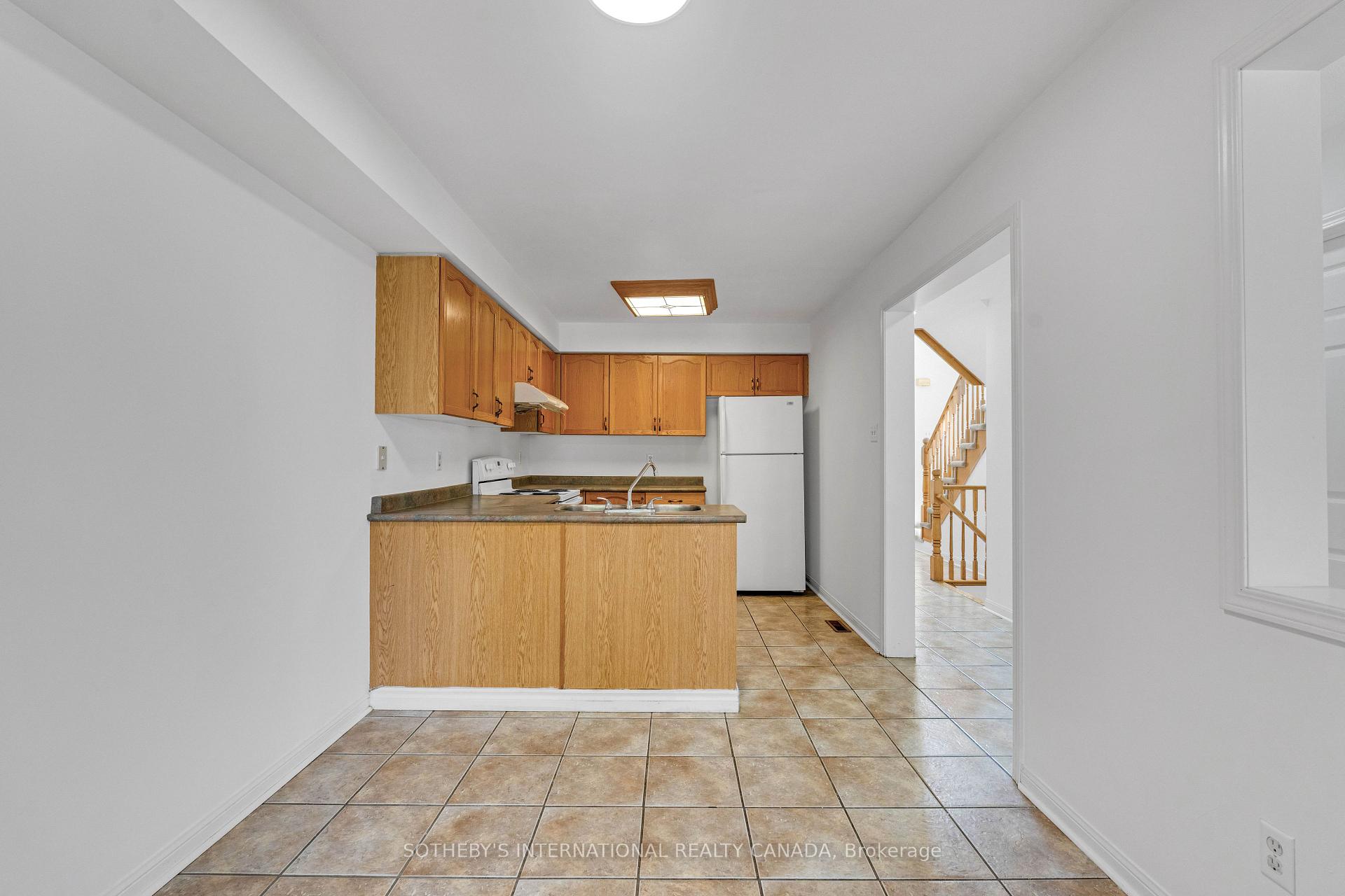 Photo 4 of 94 Formosa Drive, Richmond Hill, Rouge Woods — HOMEH