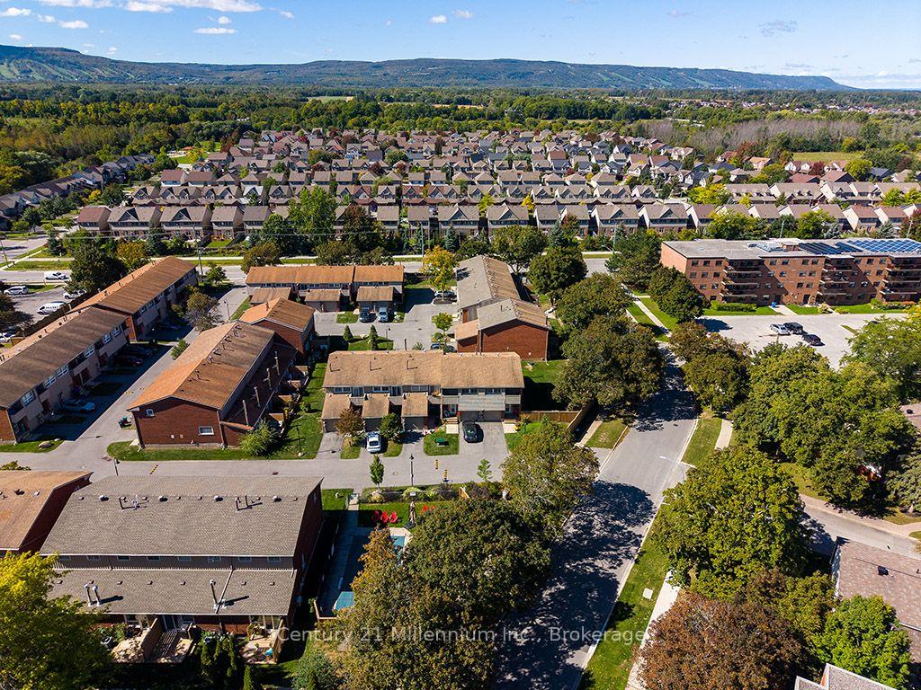 Photo 2 of 541 Tenth Street, Collingwood — HOMEH