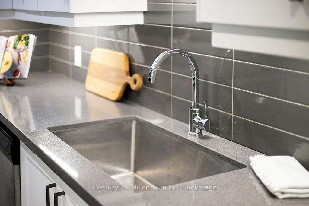 Photo 12 of 541 Tenth Street, Collingwood — HOMEH