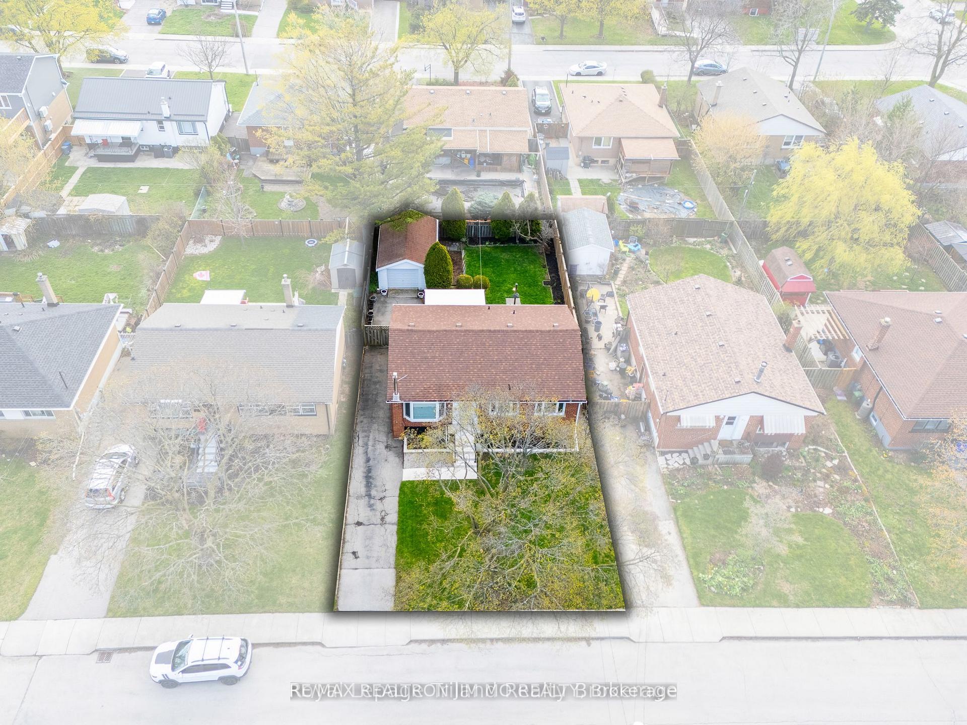 Photo 2 of 91 Wise Crescent, Hamilton, Huntington — HOMEH
