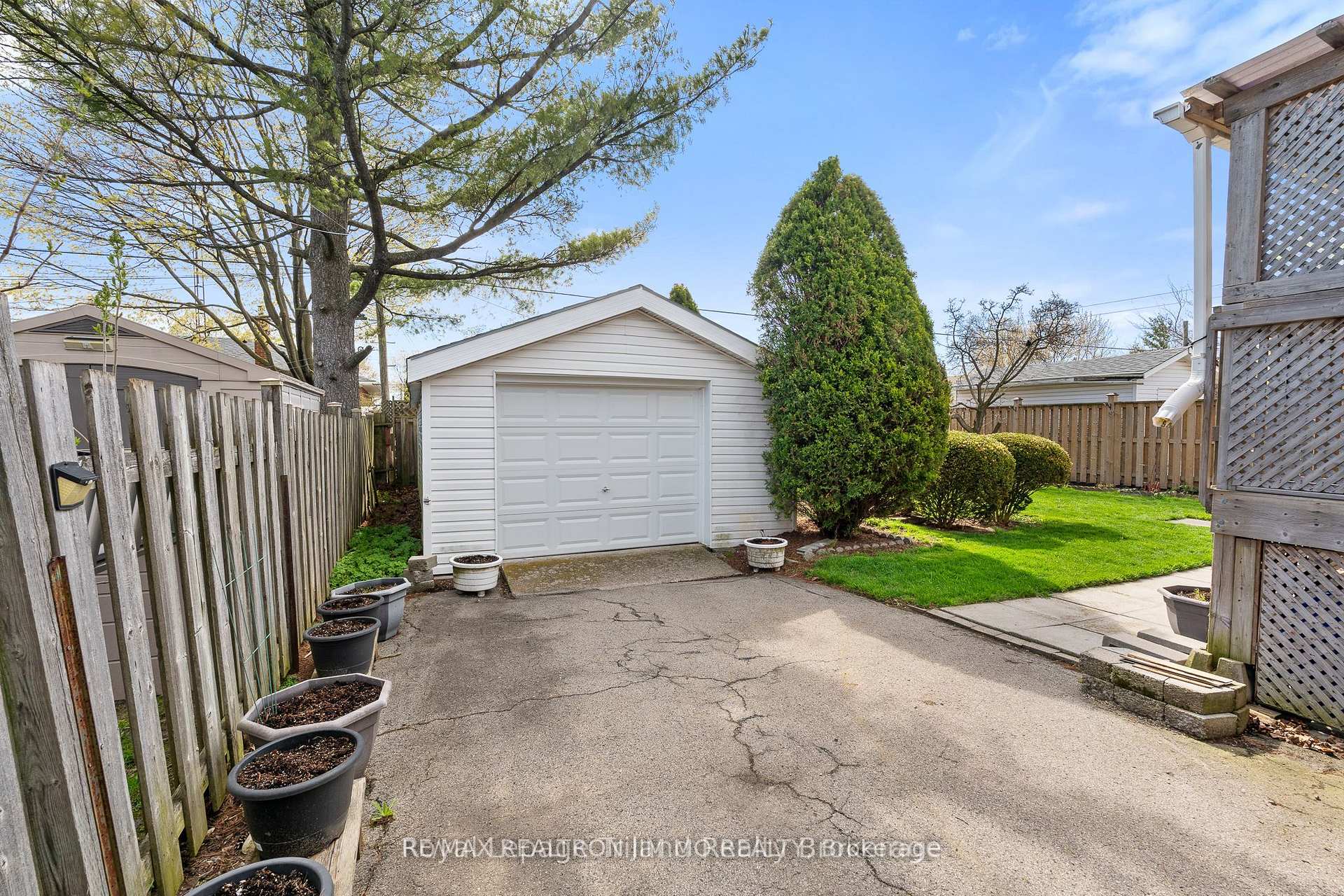 Photo 14 of 91 Wise Crescent, Hamilton, Huntington — HOMEH