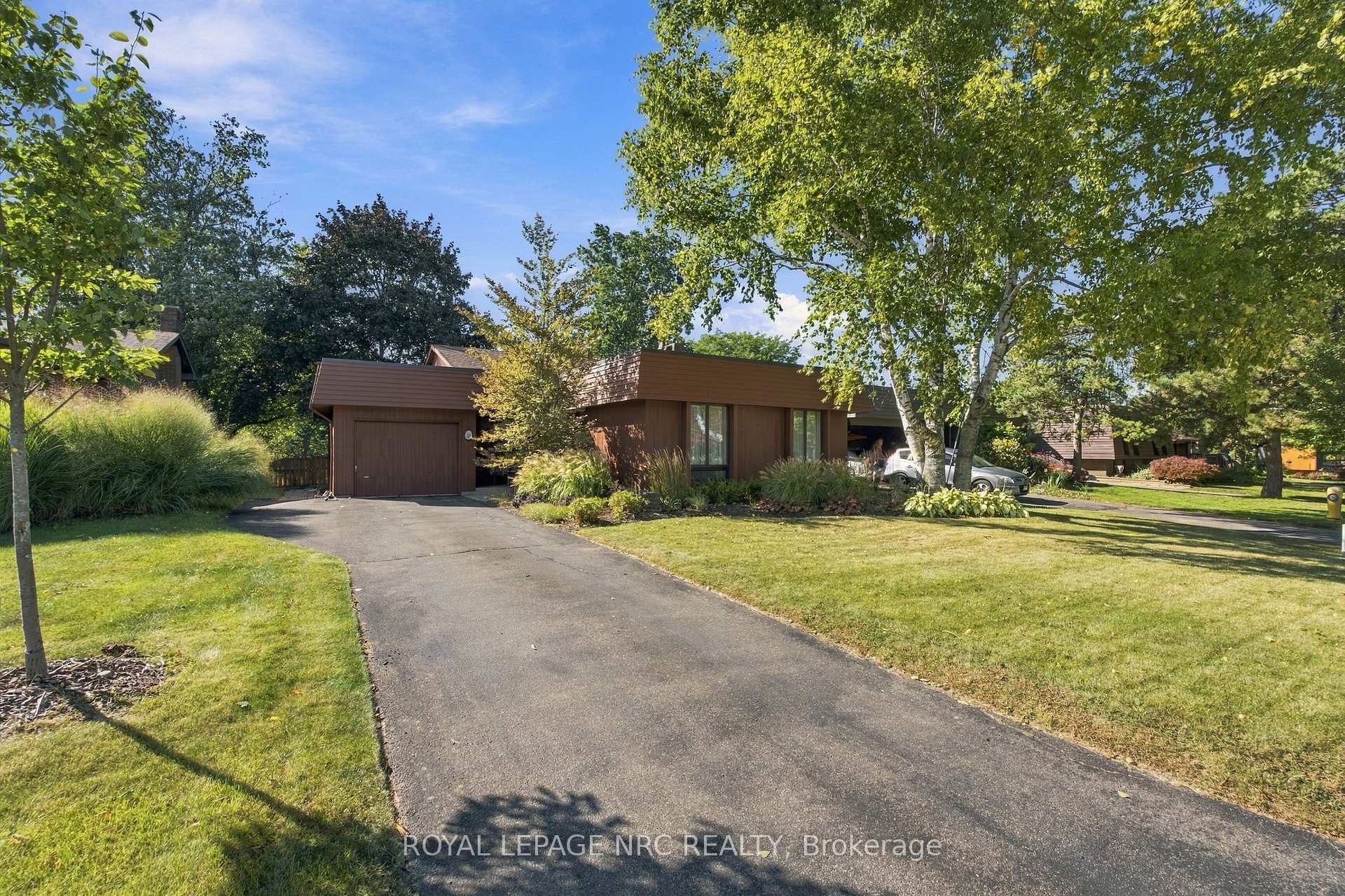 Photo 1 of 28 The Cedars Street, St. Catharines, Vine/Linwell — HOMEH