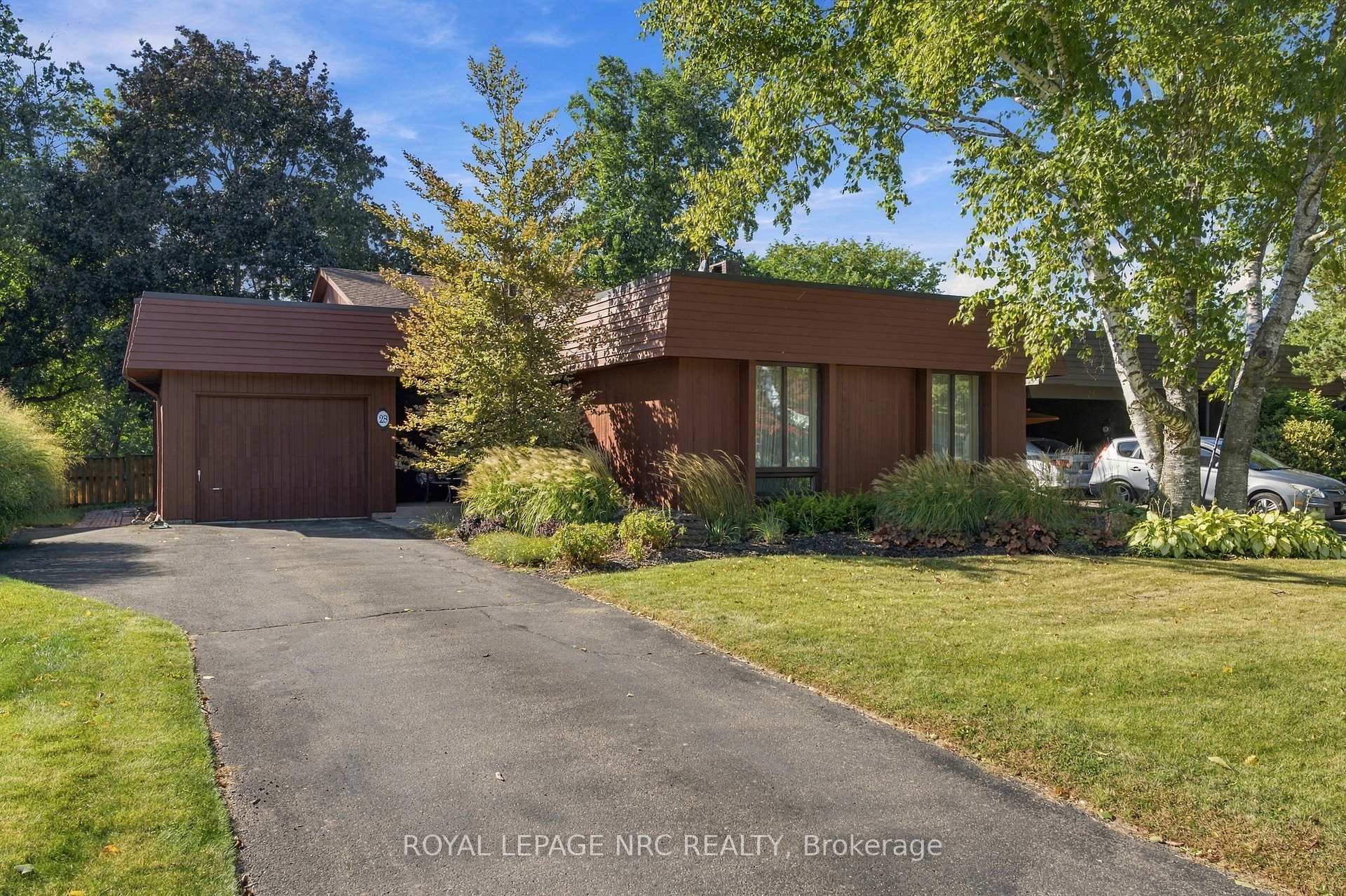 Photo 2 of 28 The Cedars Street, St. Catharines, Vine/Linwell — HOMEH