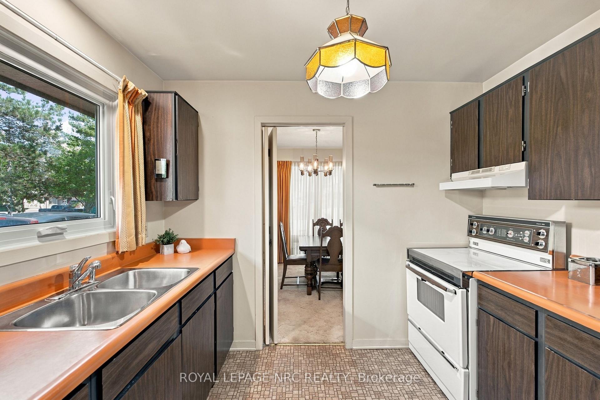 Photo 11 of 28 The Cedars Street, St. Catharines, Vine/Linwell — HOMEH