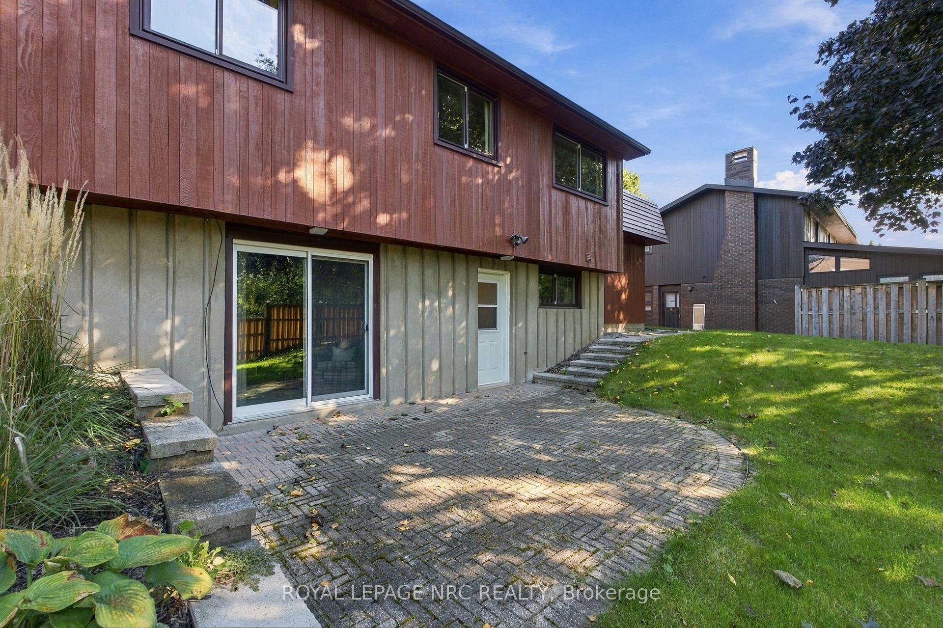 Photo 34 of 28 The Cedars Street, St. Catharines, Vine/Linwell — HOMEH