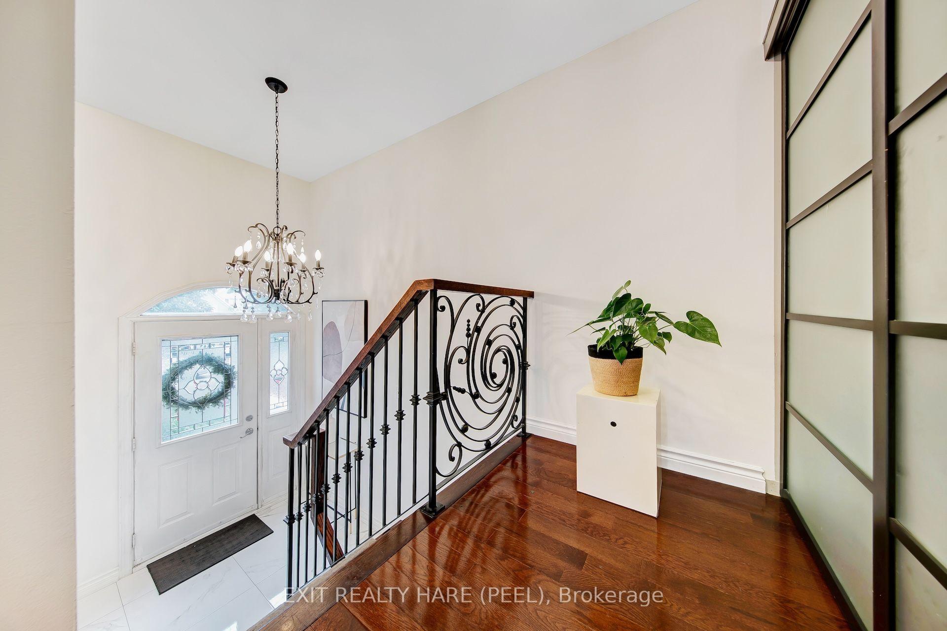 Photo 5 of 48 Nanport Street, Brampton, Westgate — HOMEH