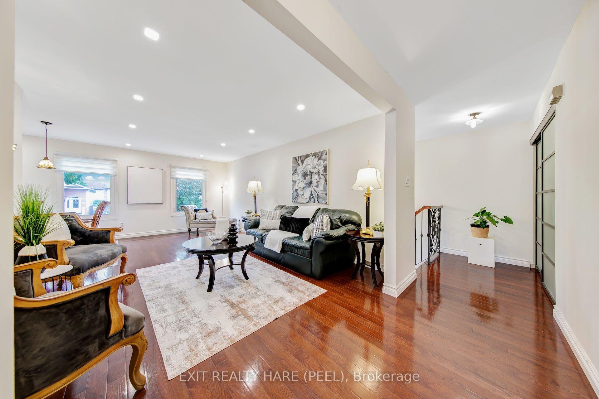 Photo 6 of 48 Nanport Street, Brampton, Westgate — HOMEH
