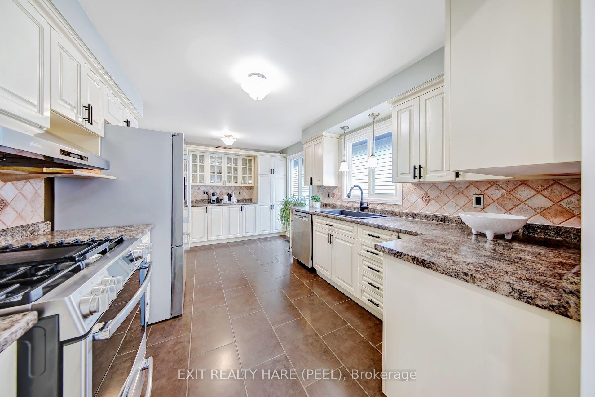 Photo 14 of 48 Nanport Street, Brampton, Westgate — HOMEH