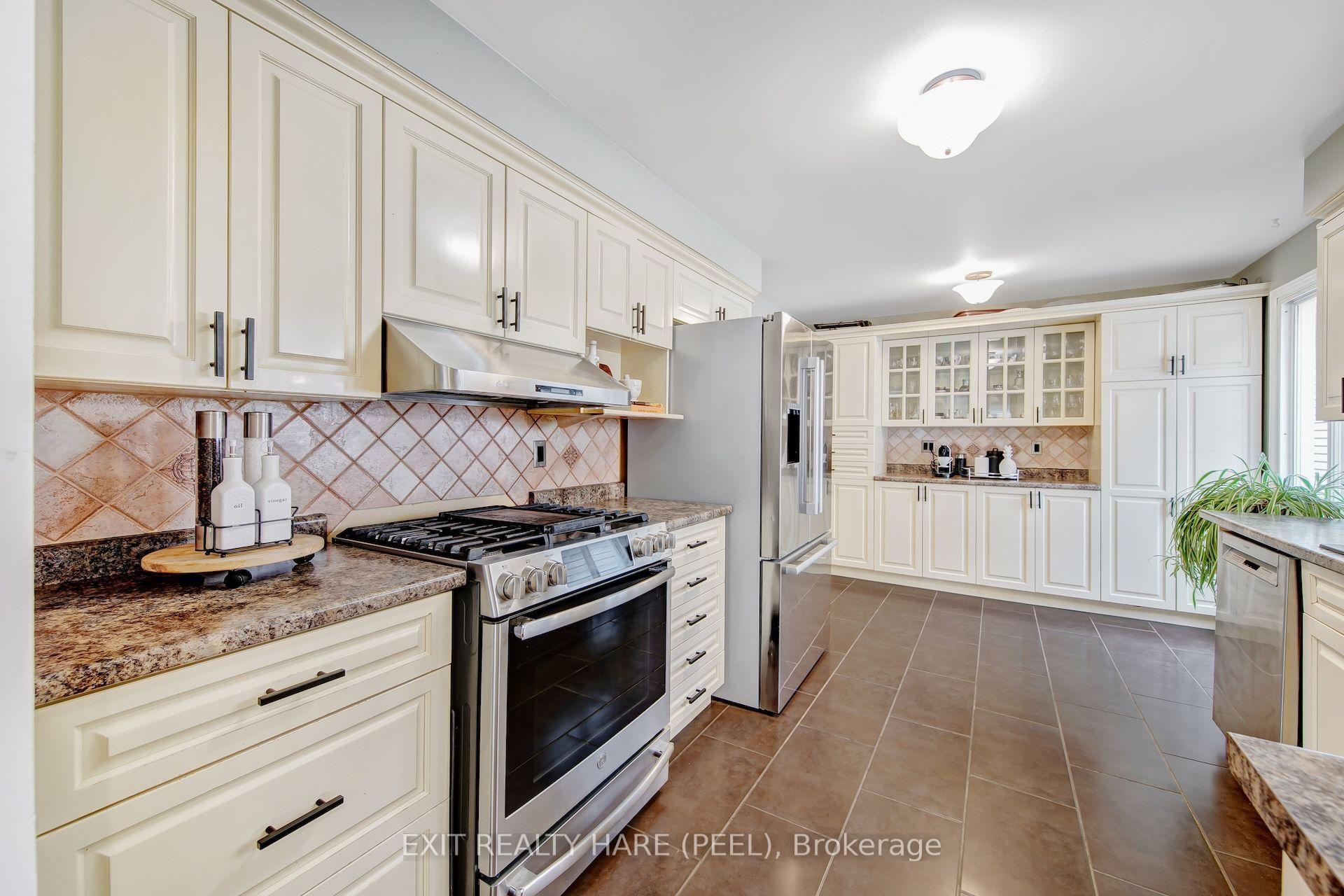 Photo 15 of 48 Nanport Street, Brampton, Westgate — HOMEH