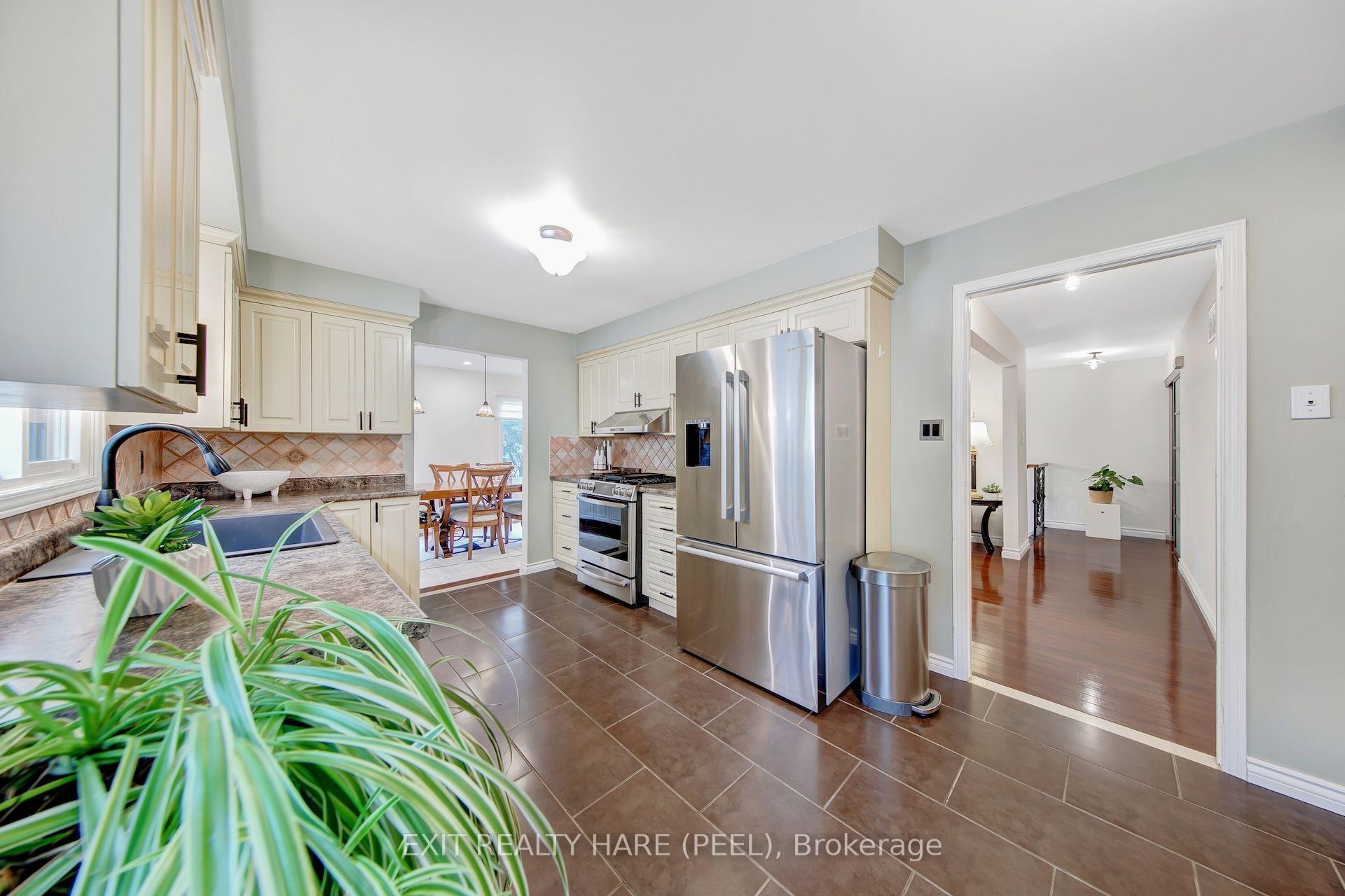 Photo 18 of 48 Nanport Street, Brampton, Westgate — HOMEH