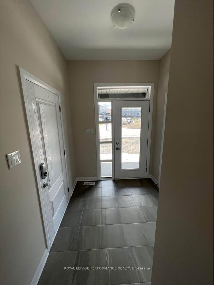 Photo 14 of 33 Watchim Street, Ottawa, Avalon East — HOMEH