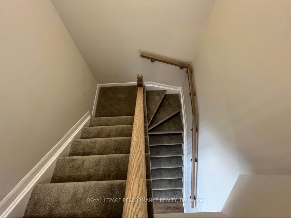 Photo 23 of 33 Watchim Street, Ottawa, Avalon East — HOMEH