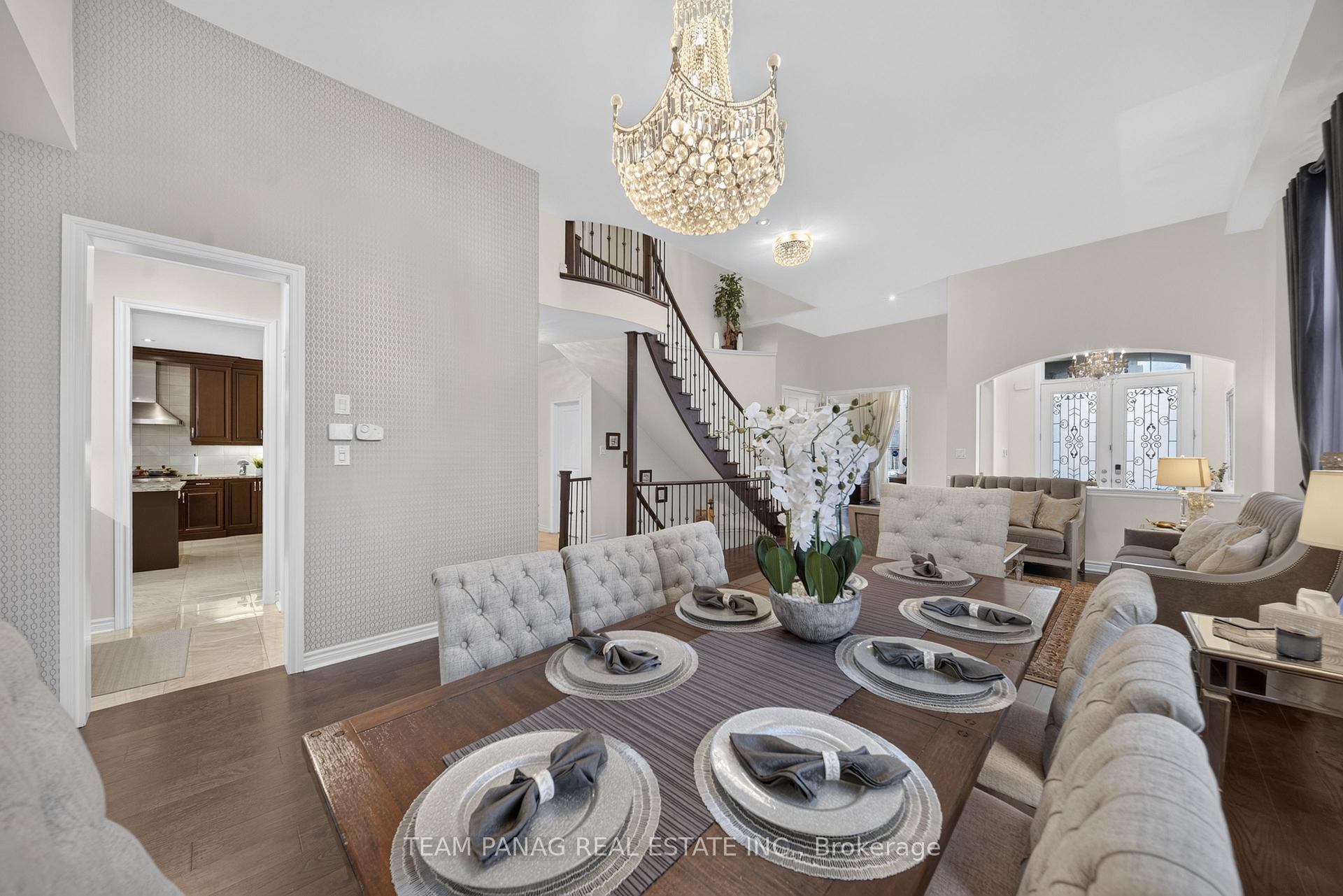Photo 12 of 1 Astrantia Way, Brampton, Credit Valley — HOMEH